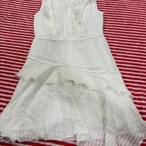 Simplee White lace dress with a boho touch women size Small. SKU1
